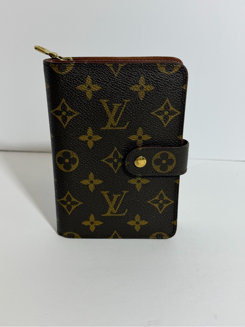 Louis Vuitton Porte Papier
Monogram Wallet